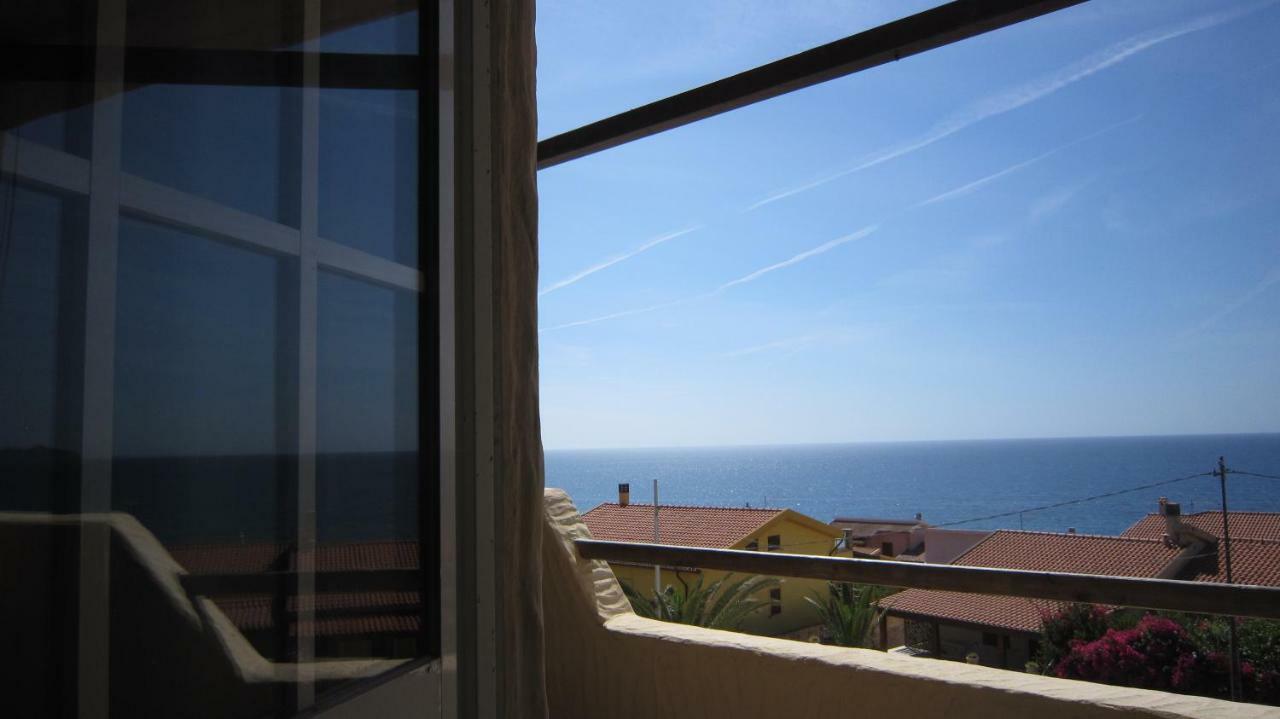 Apartment Sea View Alabe Tresnuraghes Bagian luar foto